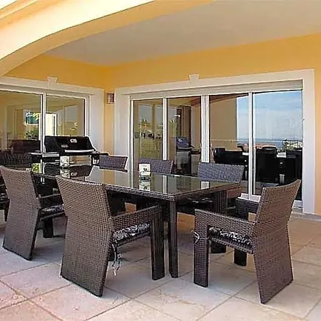 Praia Da Luz Sleeps 8 Pool Air Con Wifi Villa