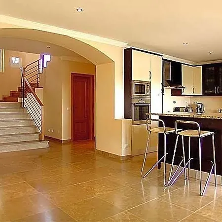 Praia Da Luz Sleeps 8 Pool Air Con Wifi Villa *