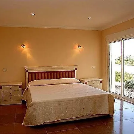 Villa Praia Da Luz Sleeps 8 Pool Air Con Wifi Lagos